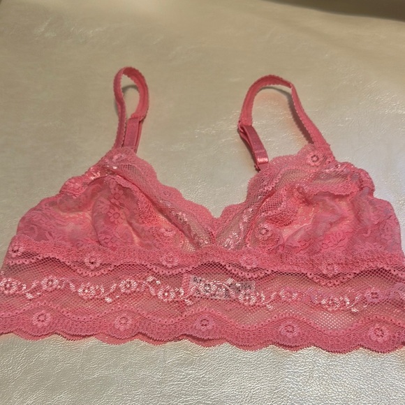 Vibrant Pink Lace Wireless Bra with Soft Cups - Picture 2 of 6